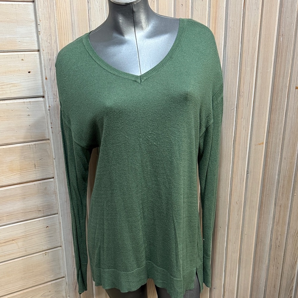 Ava & Viv Green V-Neck Sweater